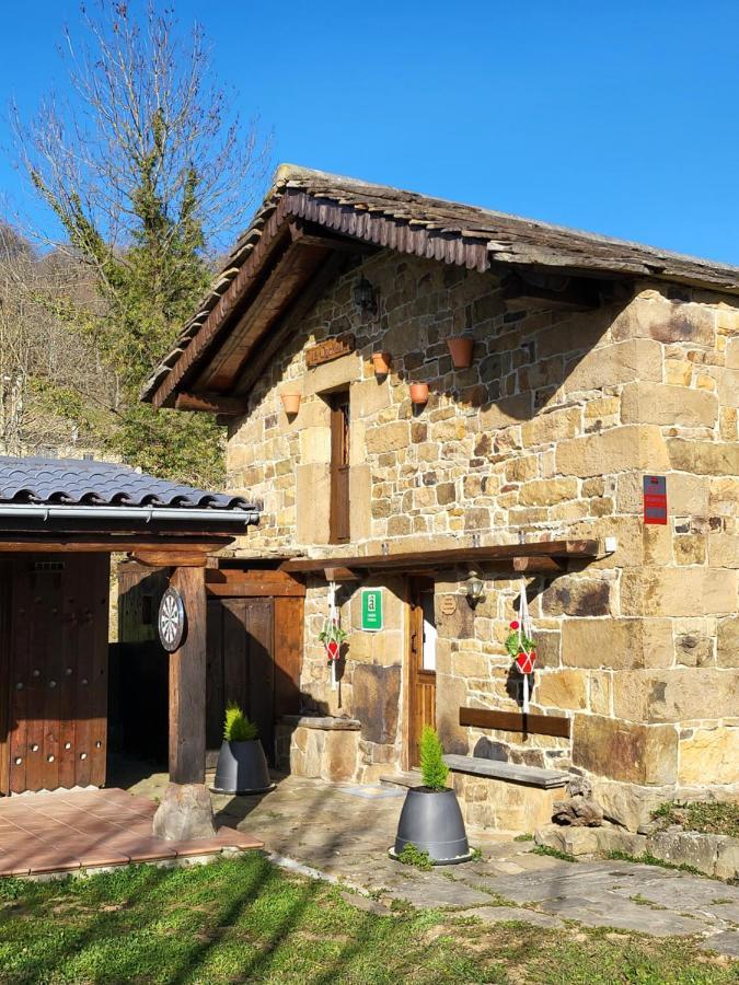 Cabana Pasiega La Quemada San Pedro Del Romeral Exterior photo